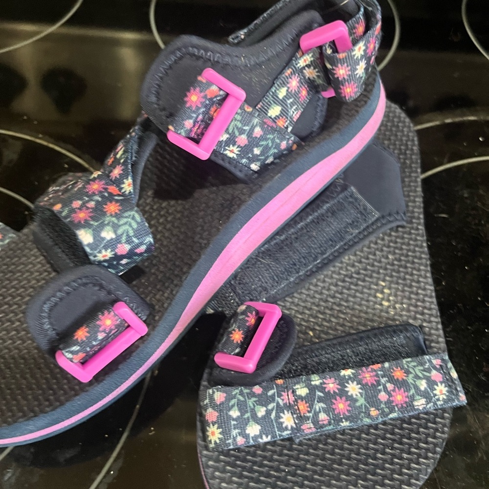 Wonderkids Black and Pink Sandals with Polka Dot Straps